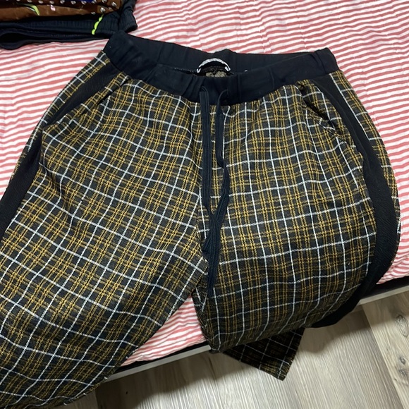 Zara pants - Picture 3 of 3